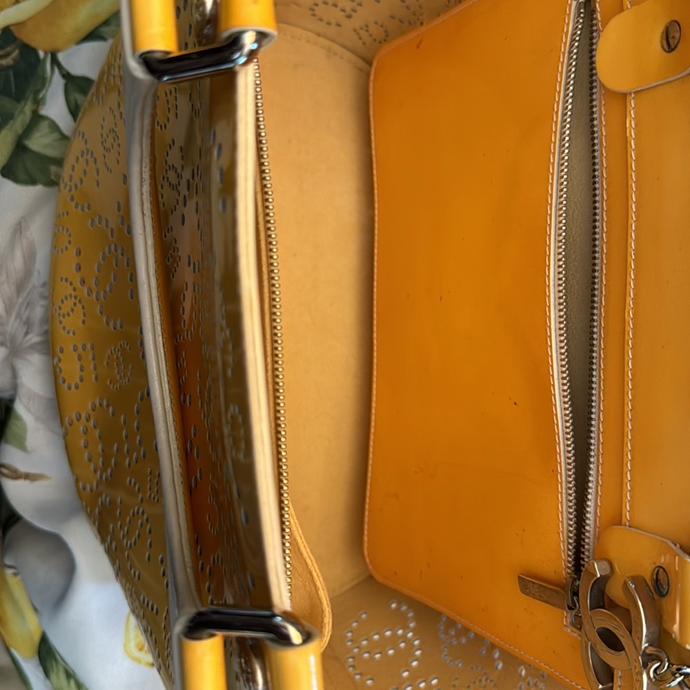 CHANEL COCO 5 resort patent yellow shopper shopping tote bag beach resort - Picture 8 of 12